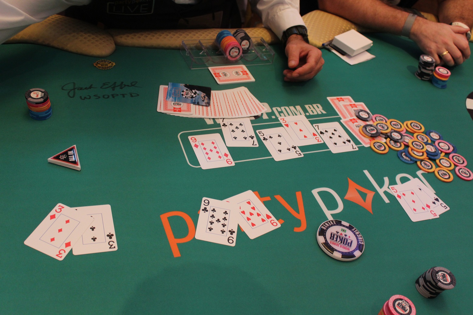 The Playoffs » Principais Erros para Evitar ao Jogar Poker ao Vivo